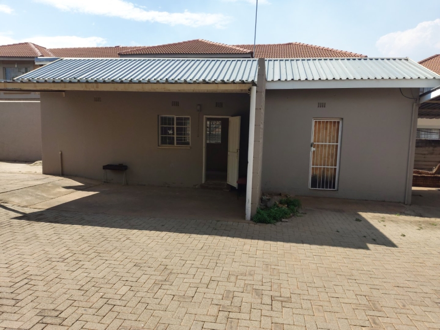 16 Bedroom Property for Sale in Bult West North West